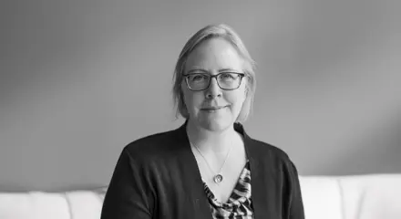 Headshot Photo Eleanor Gray