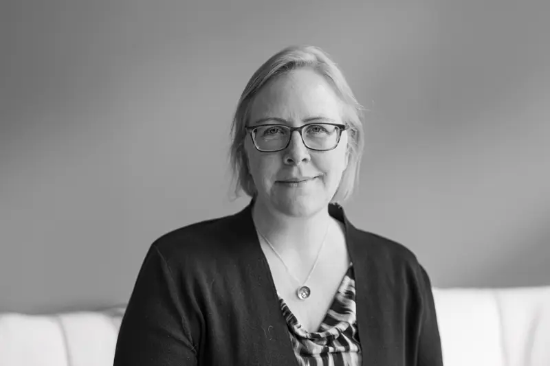 Headshot Photo Eleanor Gray